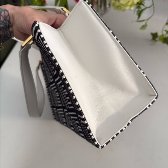 Balmain Signature B Black and White Handbag RARE Style - Picture 6 of 15